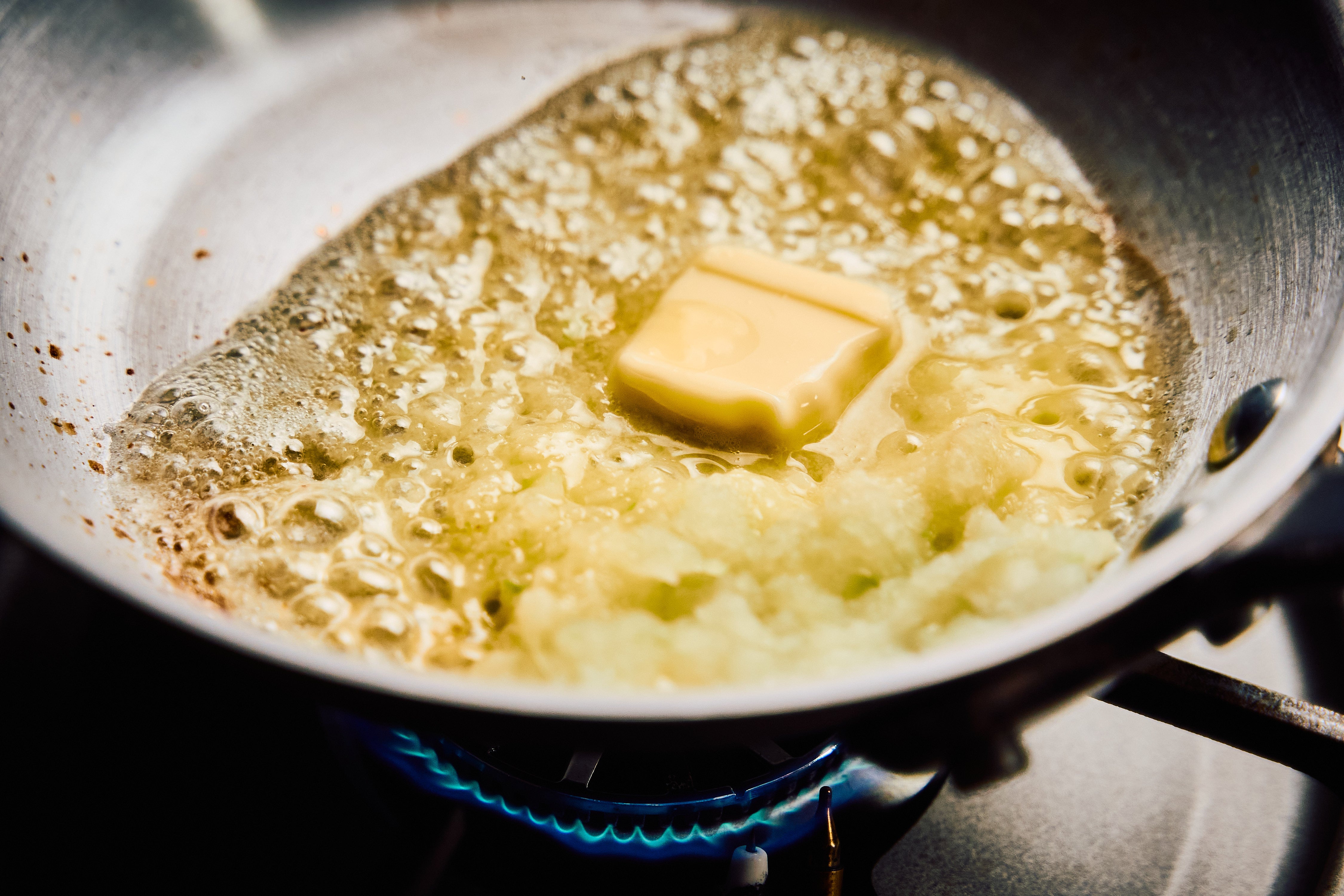 Goh：鮑と椎茸の焦がしバターソース　あおさリゾット添え