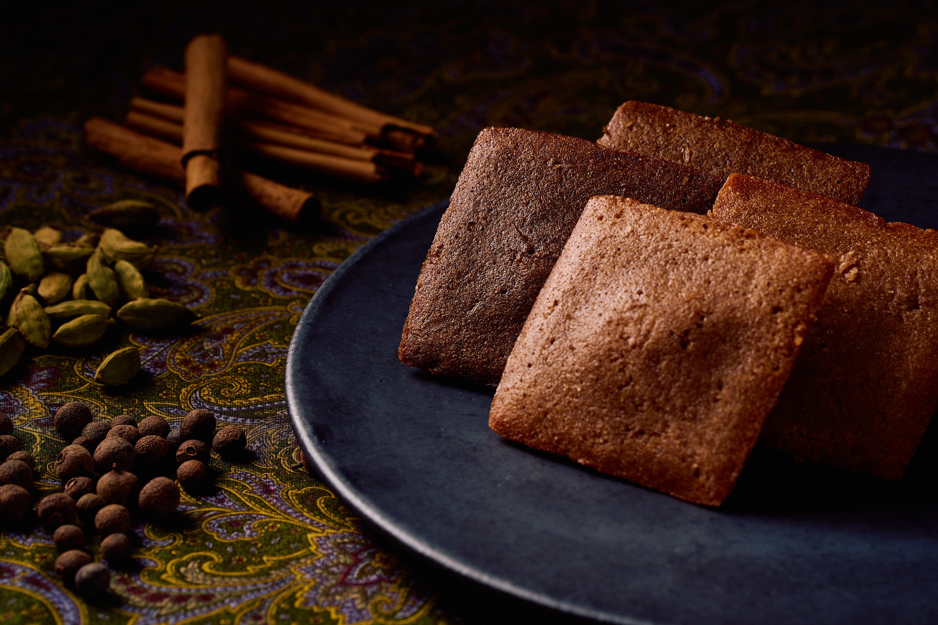 カルパシ：スパイスフィナンシェ２種詰め合わせ（カルダモン・オールスパイス）