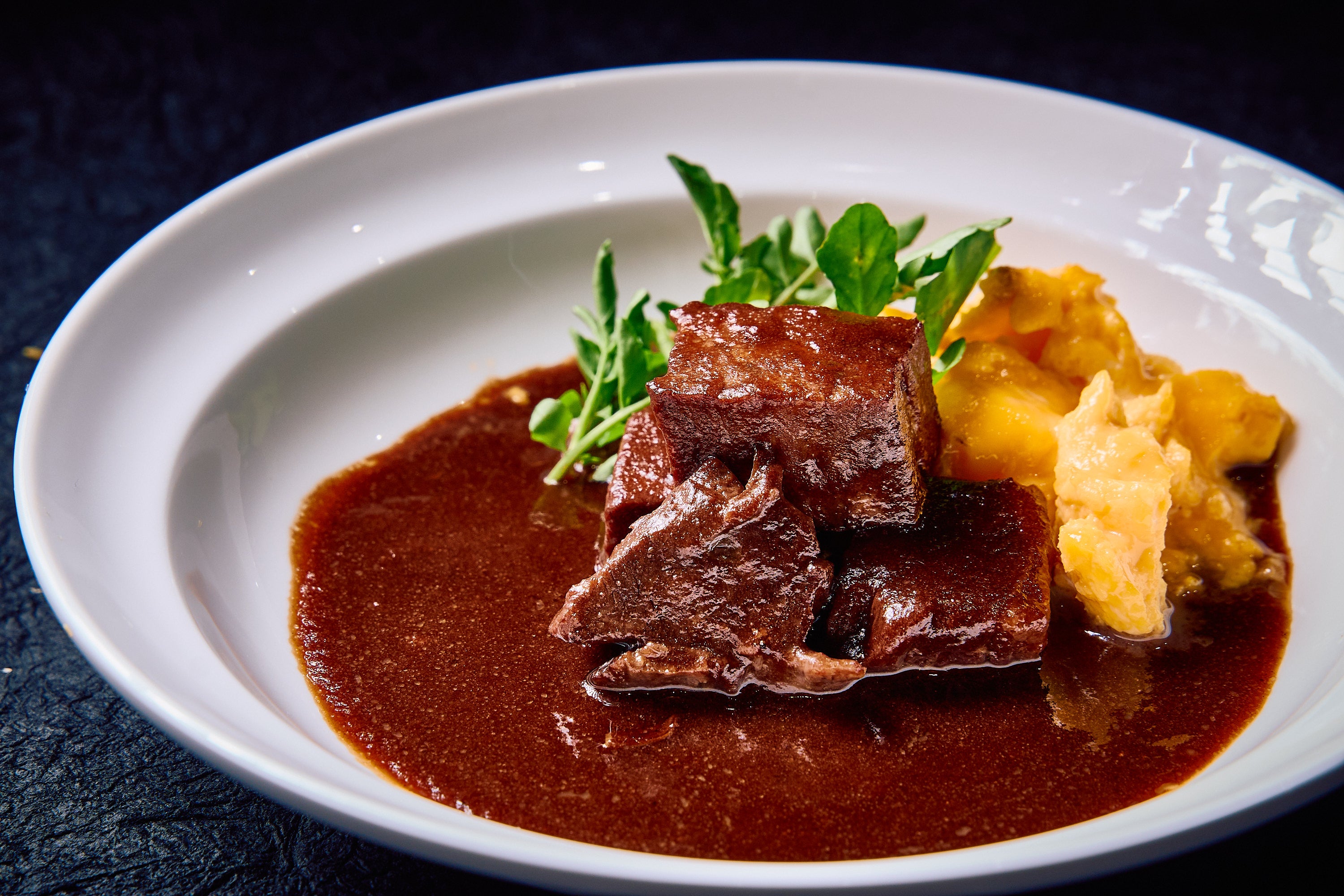 kitchen俊貴：黒毛和牛ビーフシチュー・牛タンシチュー・黒毛和牛赤ワイン煮セット