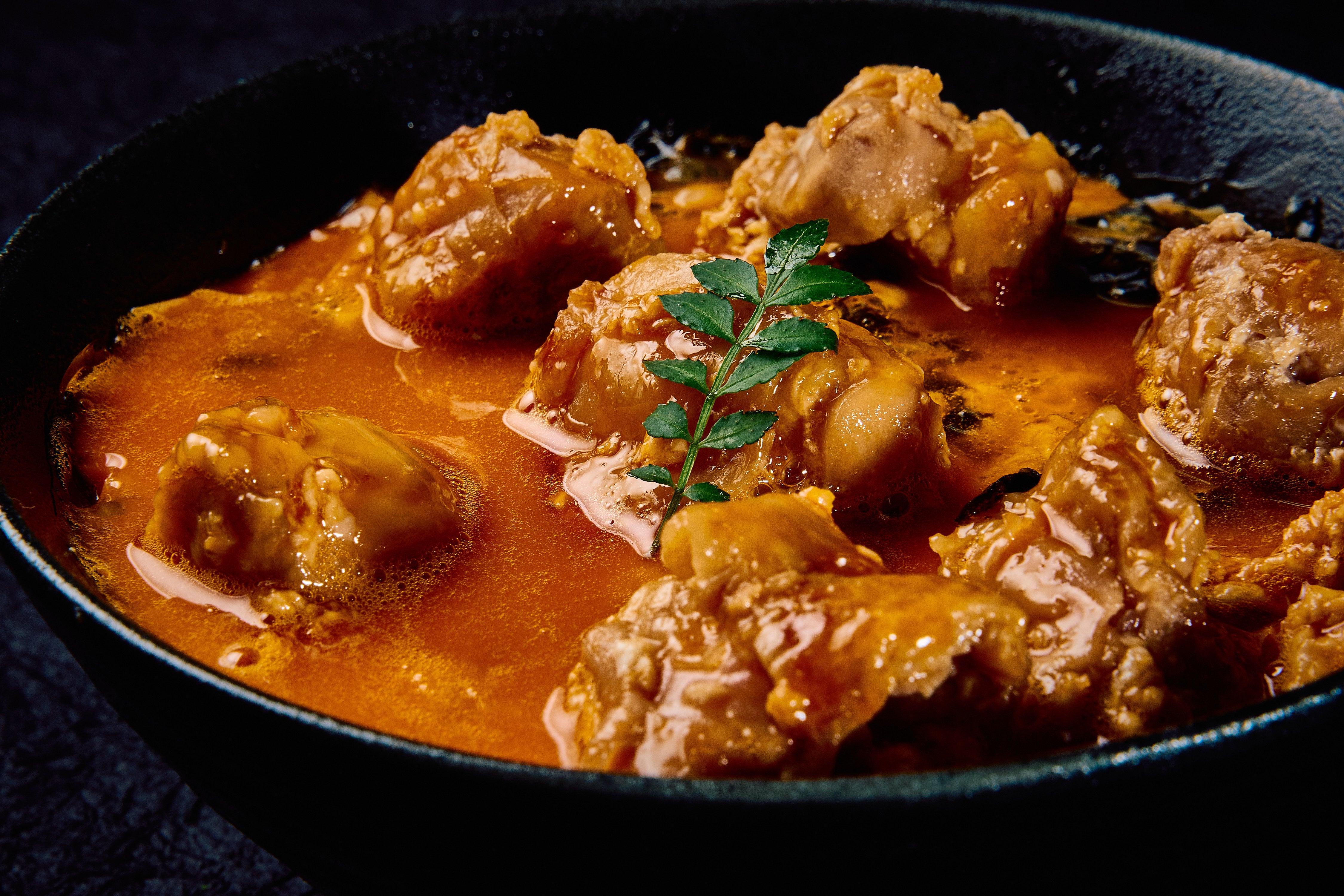 鳥しき：炭火伊達鶏の親子丼・焼き鳥丼セット（各１人前）