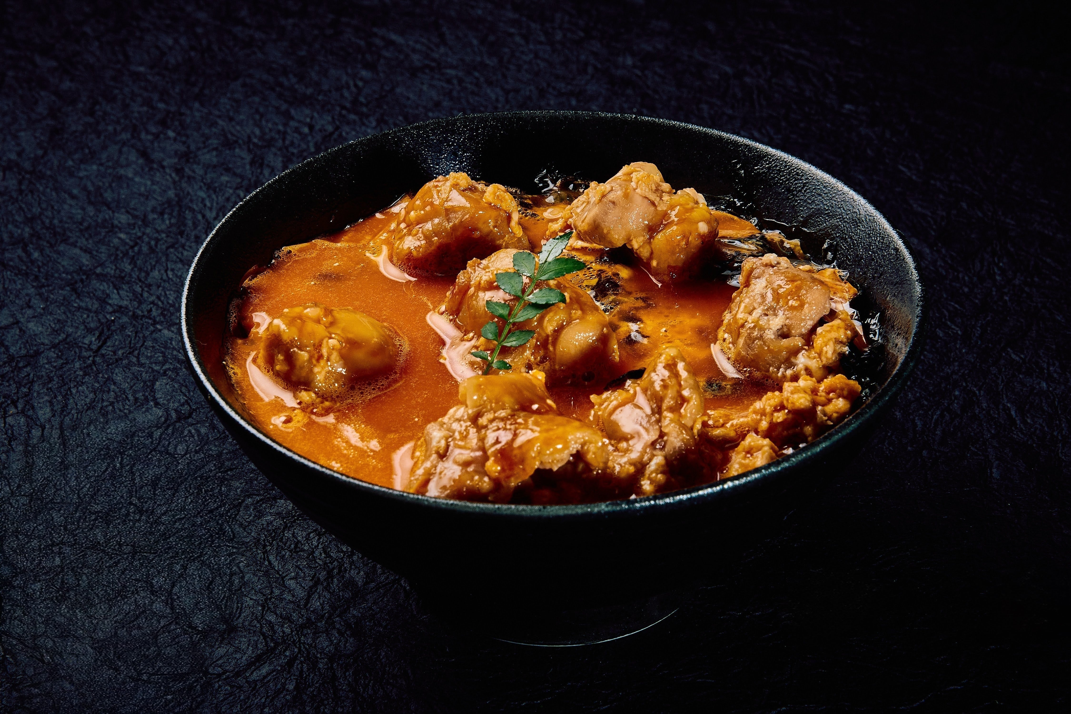 鳥しき：炭火伊達鶏の親子丼・焼き鳥丼セット（各１人前）