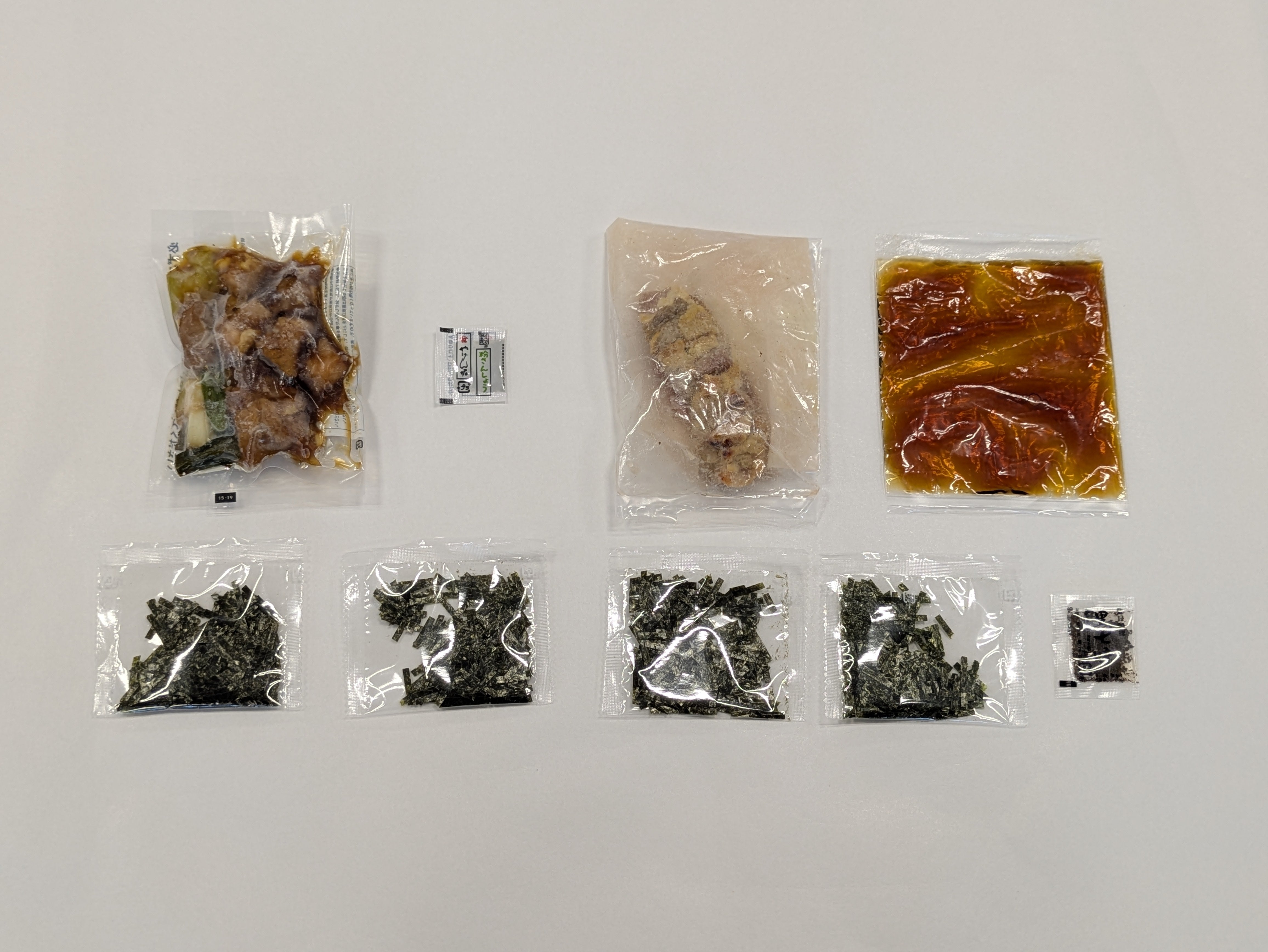 鳥しき：炭火伊達鶏の親子丼・焼き鳥丼セット（各１人前）