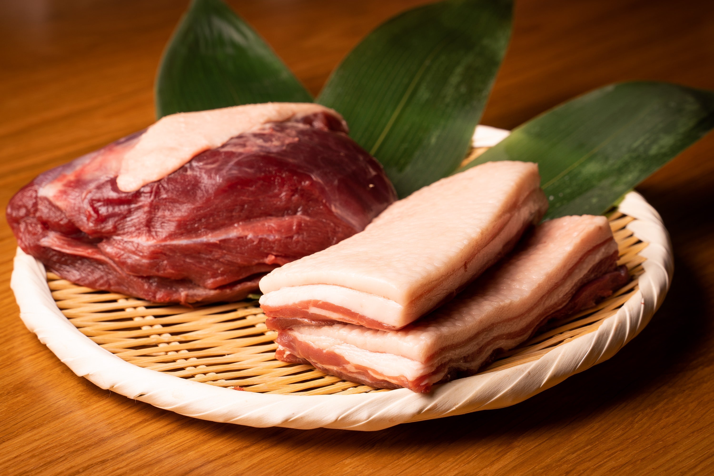 柳家：国産猪肉をオリジナル味噌ダレで煮込む猪鍋（１人前）